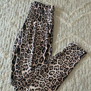 Onzie Cheetah Print Legging